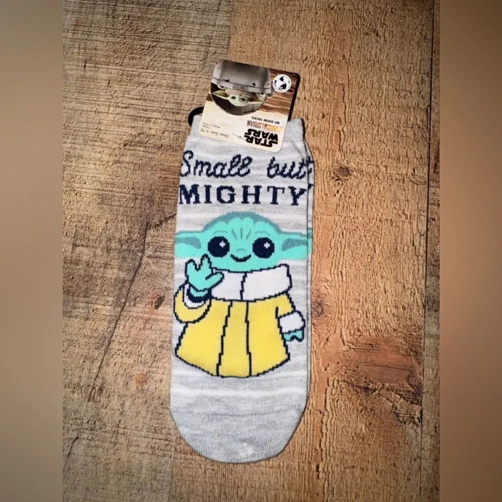 💜 Yoda socks nwt